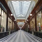 Louvre Parisian ChicSuites
