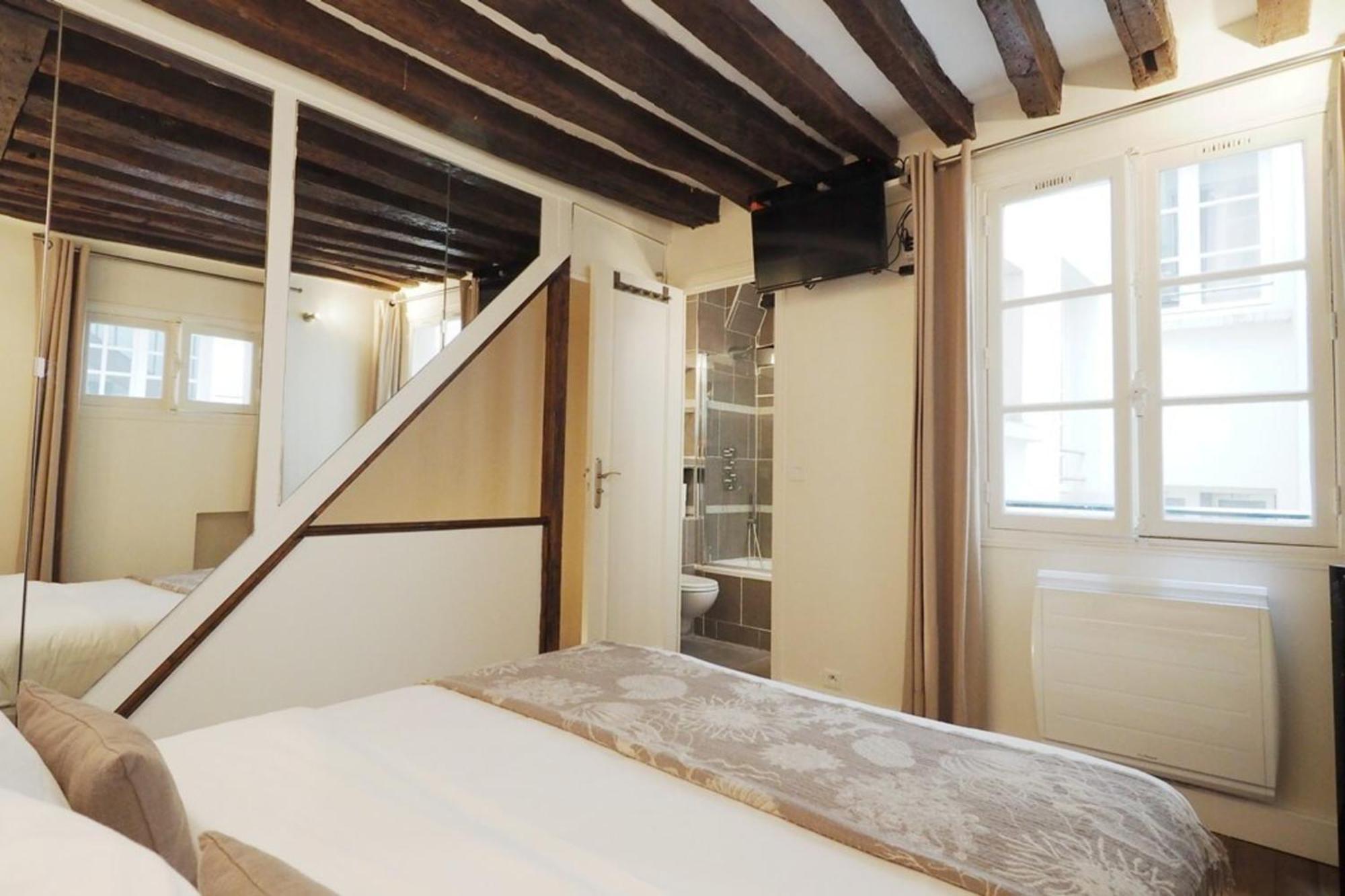 Appartement Louvre Parisian Chicsuites