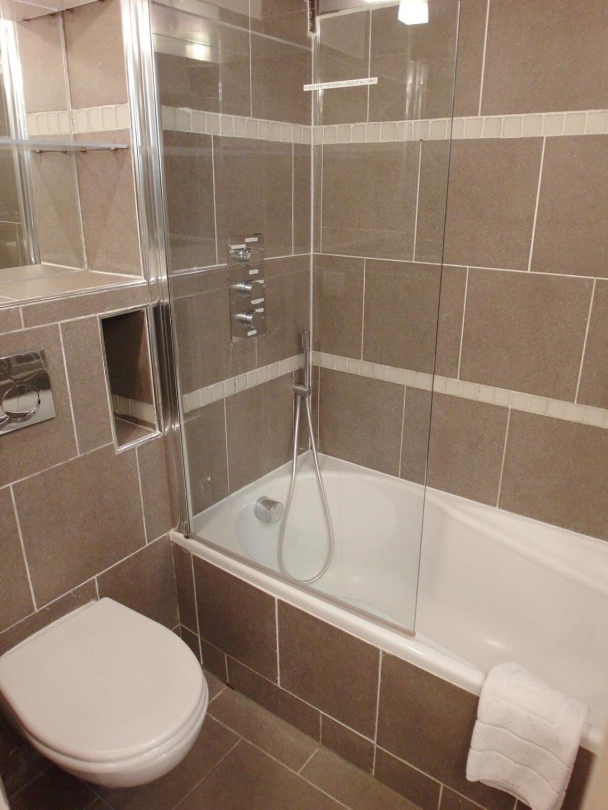 Louvre Parisian Chicsuites