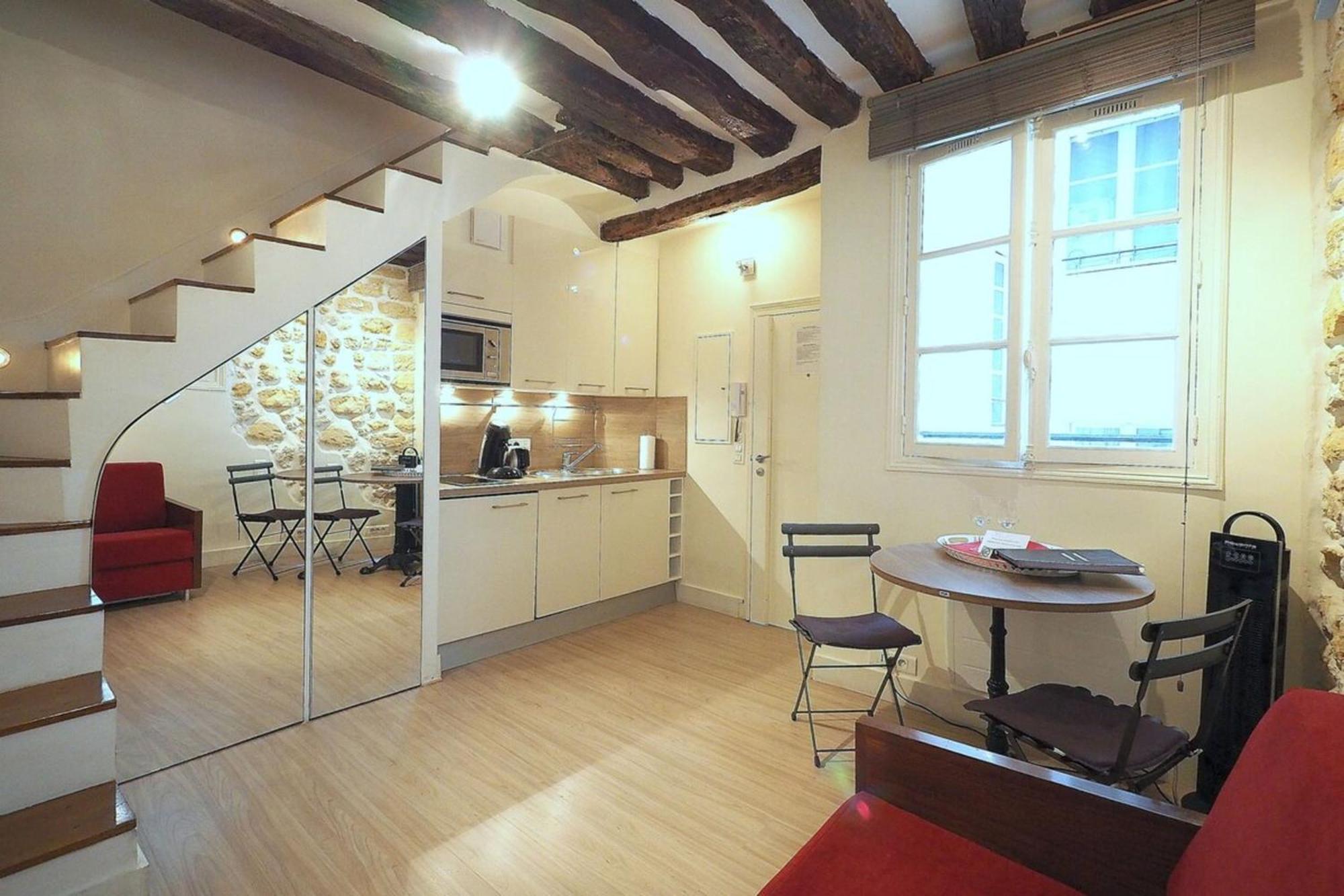 Louvre Parisian Chicsuites